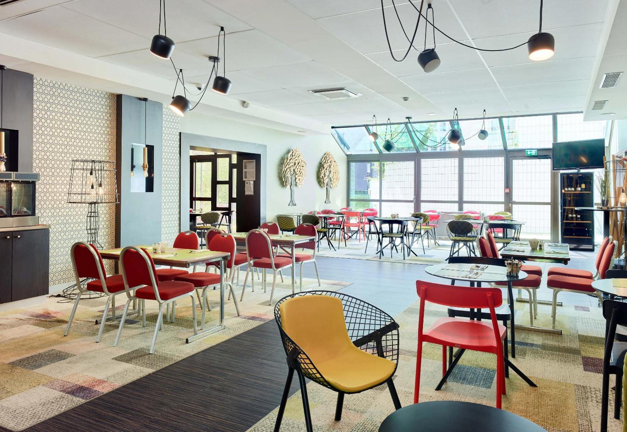 B&B Hotel Saint-Quentin-En-Yvelines Centre Gare 4 Etoiles Montigny-le-Bretonneux Exterior foto